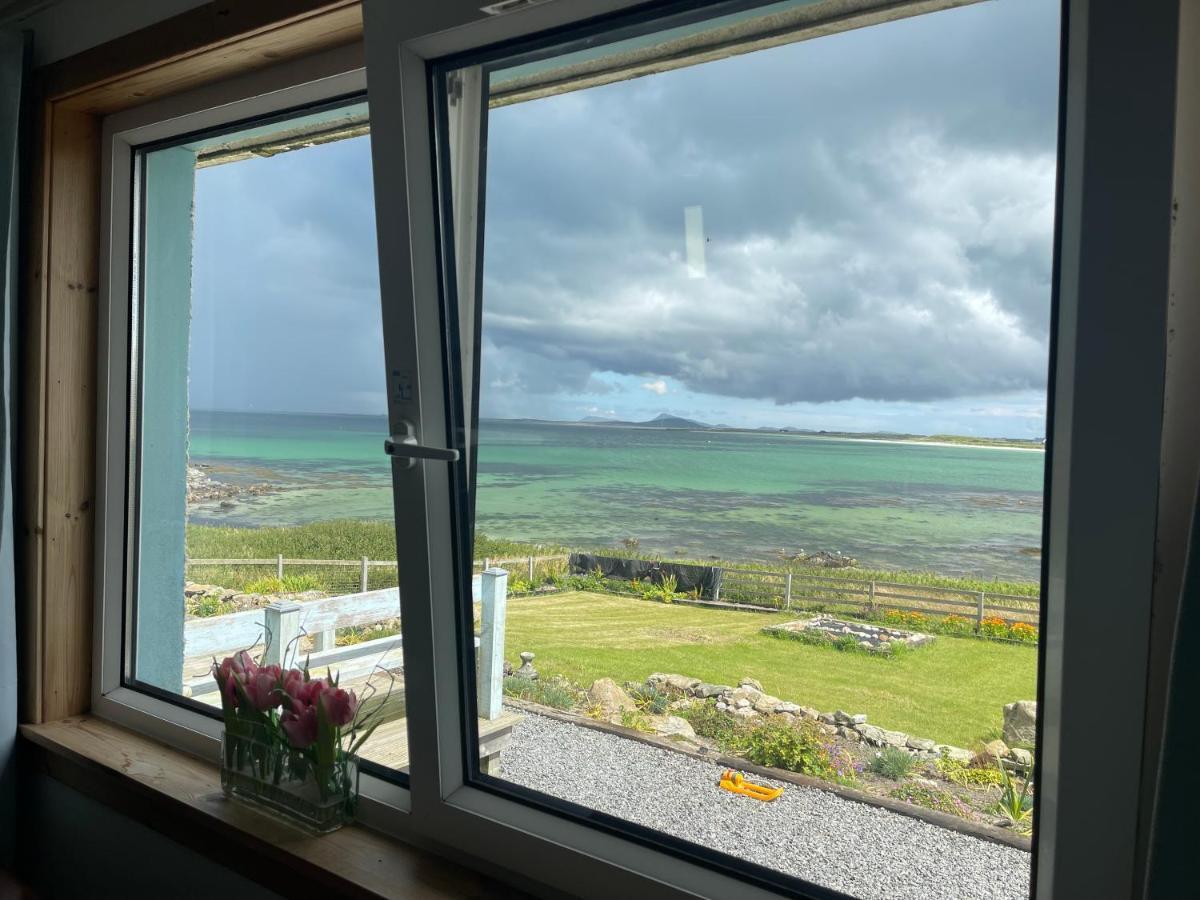 Music Of The Sea- Isle Of South Uist, Hs8 5Rf Apartment Clachan  Exterior photo